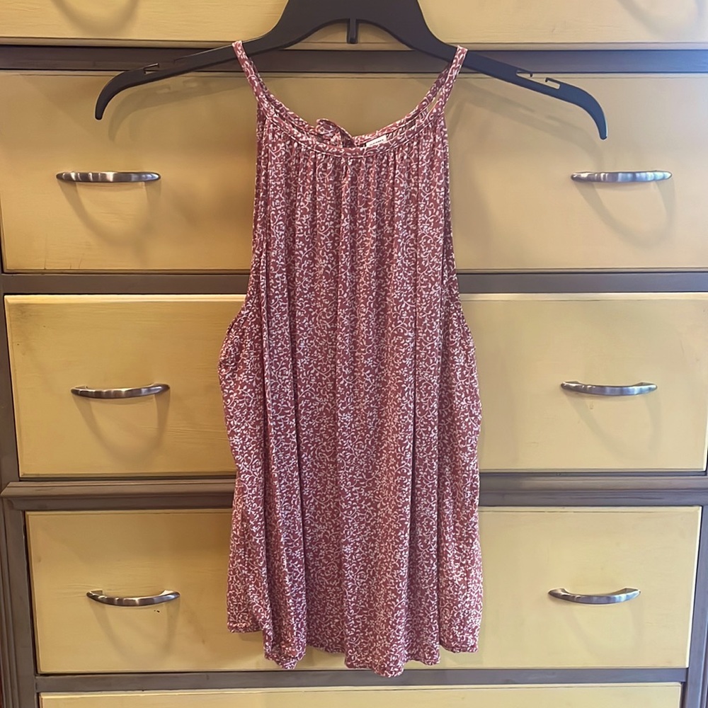 Coral and white flowy tank size large